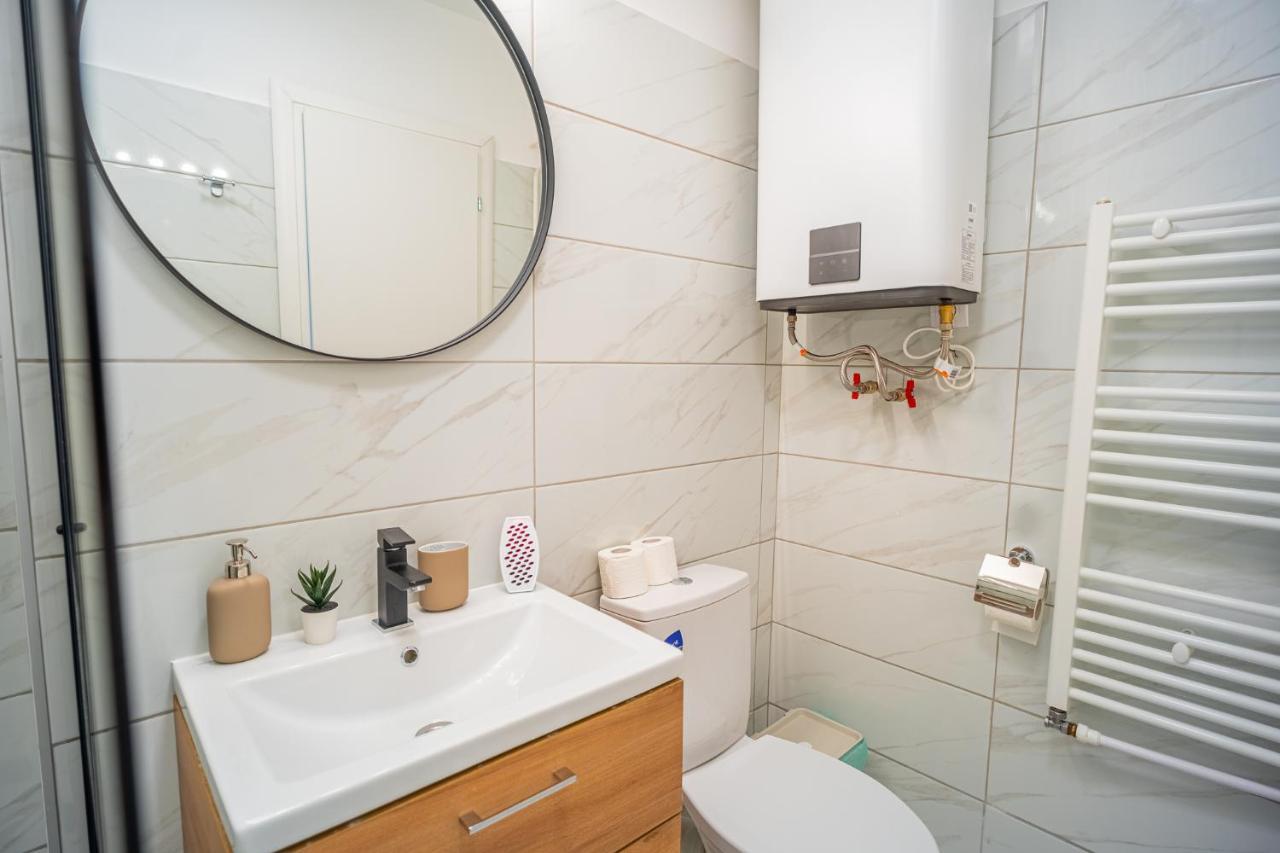 Refreshingly Chic: Newly Renovated 2Br Apartment Bukurešť Exteriér fotografie